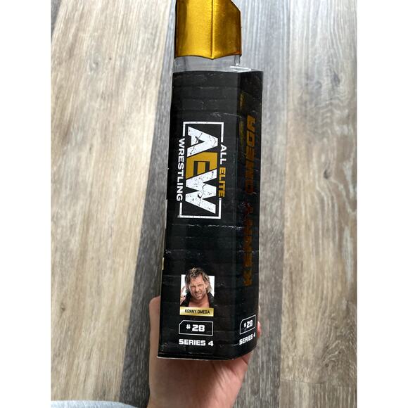 Kenny Omega AEW All Elite Unrivaled Collection Wrestling Figurine Collectible - Picture 3 of 3